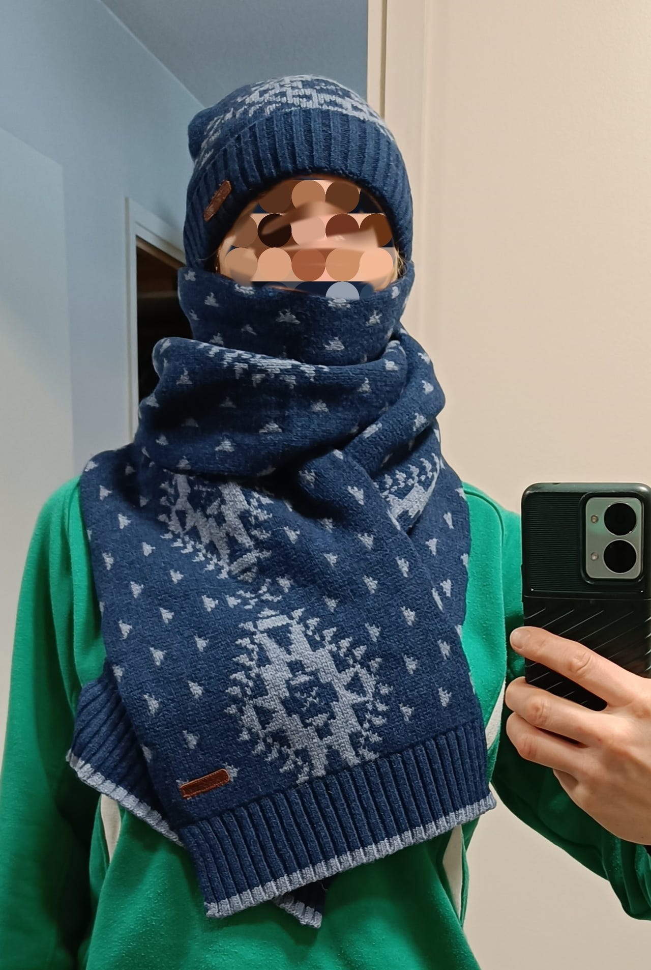 Kerran käytetty. Peak Performance villahuivi ja -pipo, 100%
