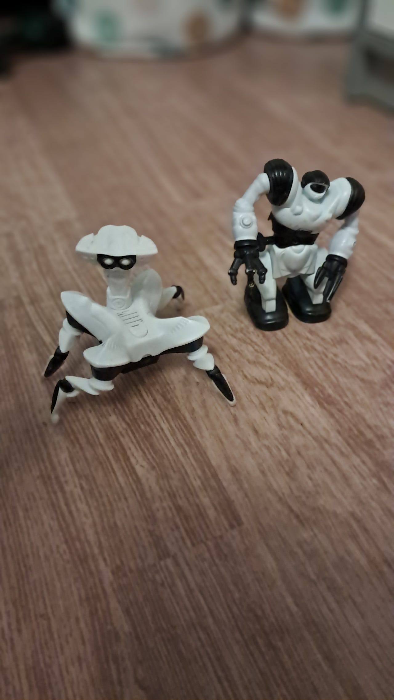 WOW WEE ROBOTICS