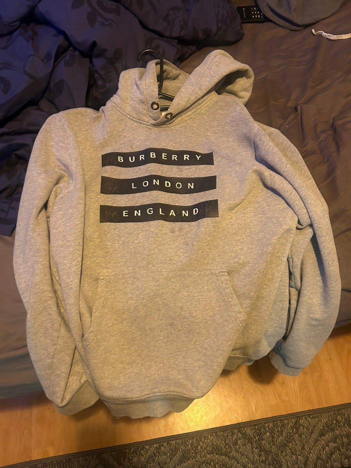 burberry-huppari-tori