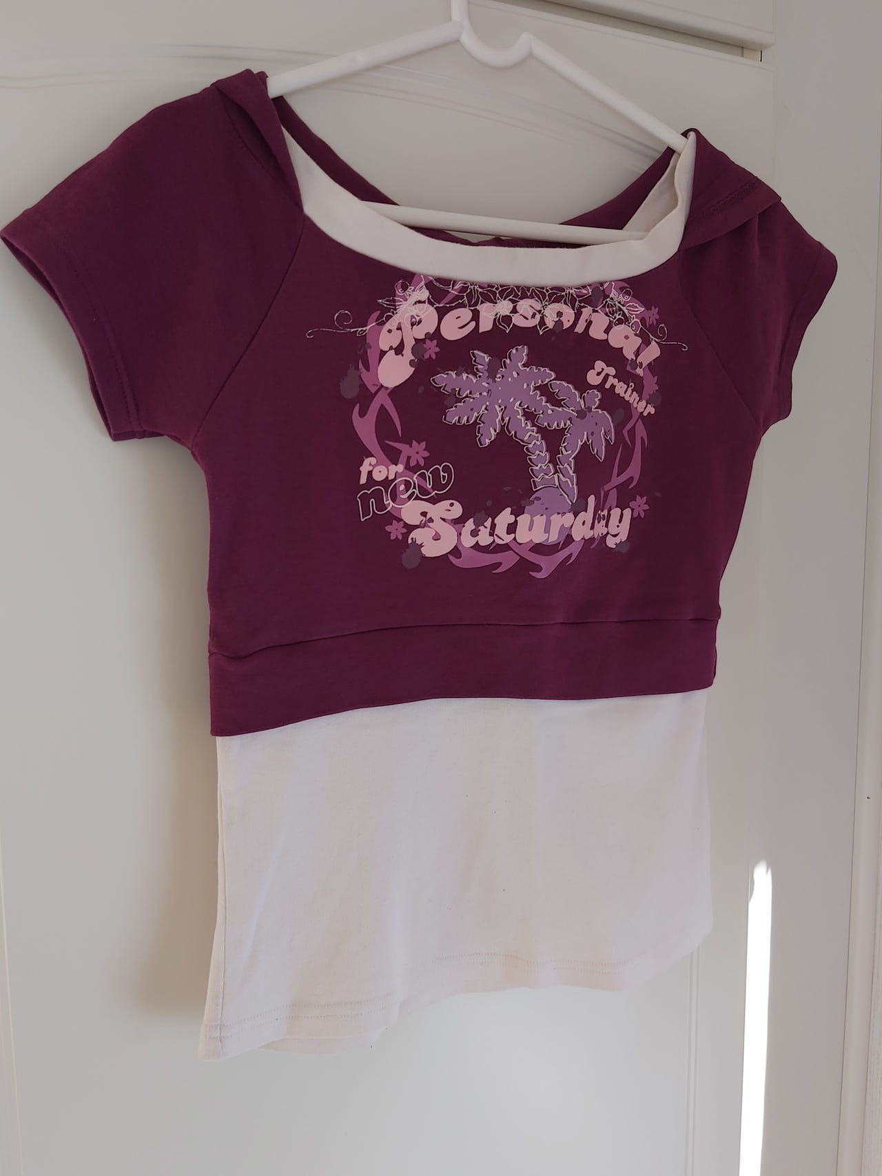 Hupullinen T-paita