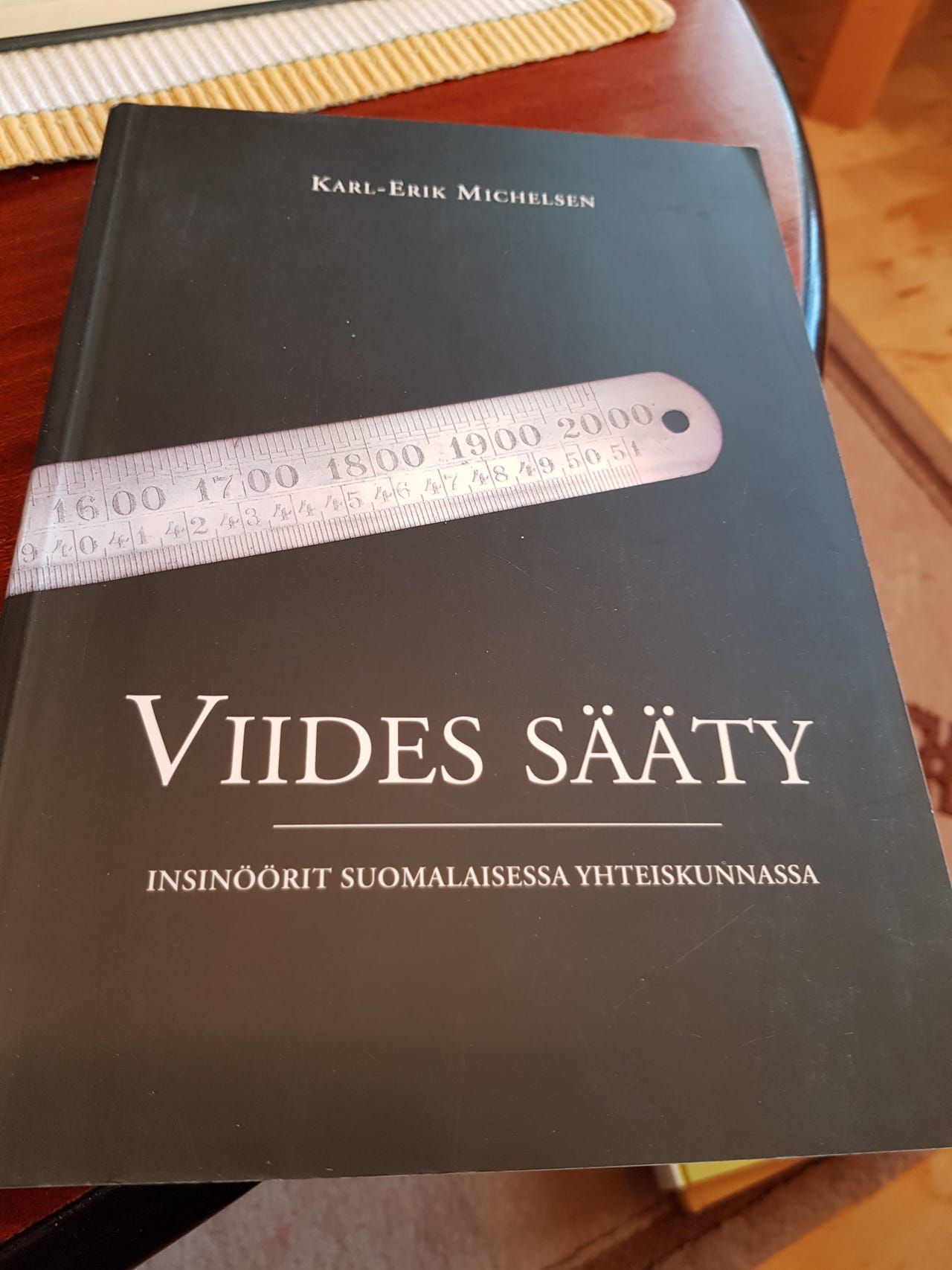 Viides sääty. Insinöörit suomalaisessa yhteiskunnassa.