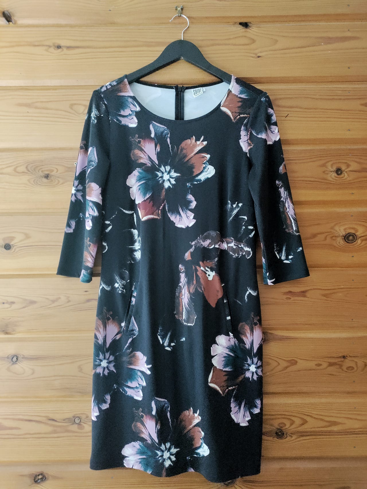 Kukallinen mekko