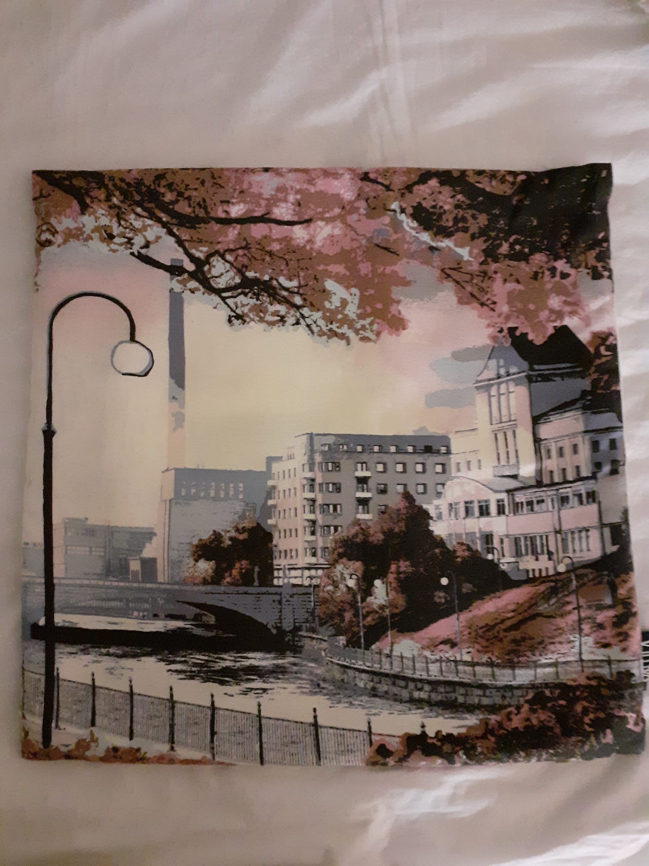 Vallila Koskipuisto Koristetyynyn P llinen Tori