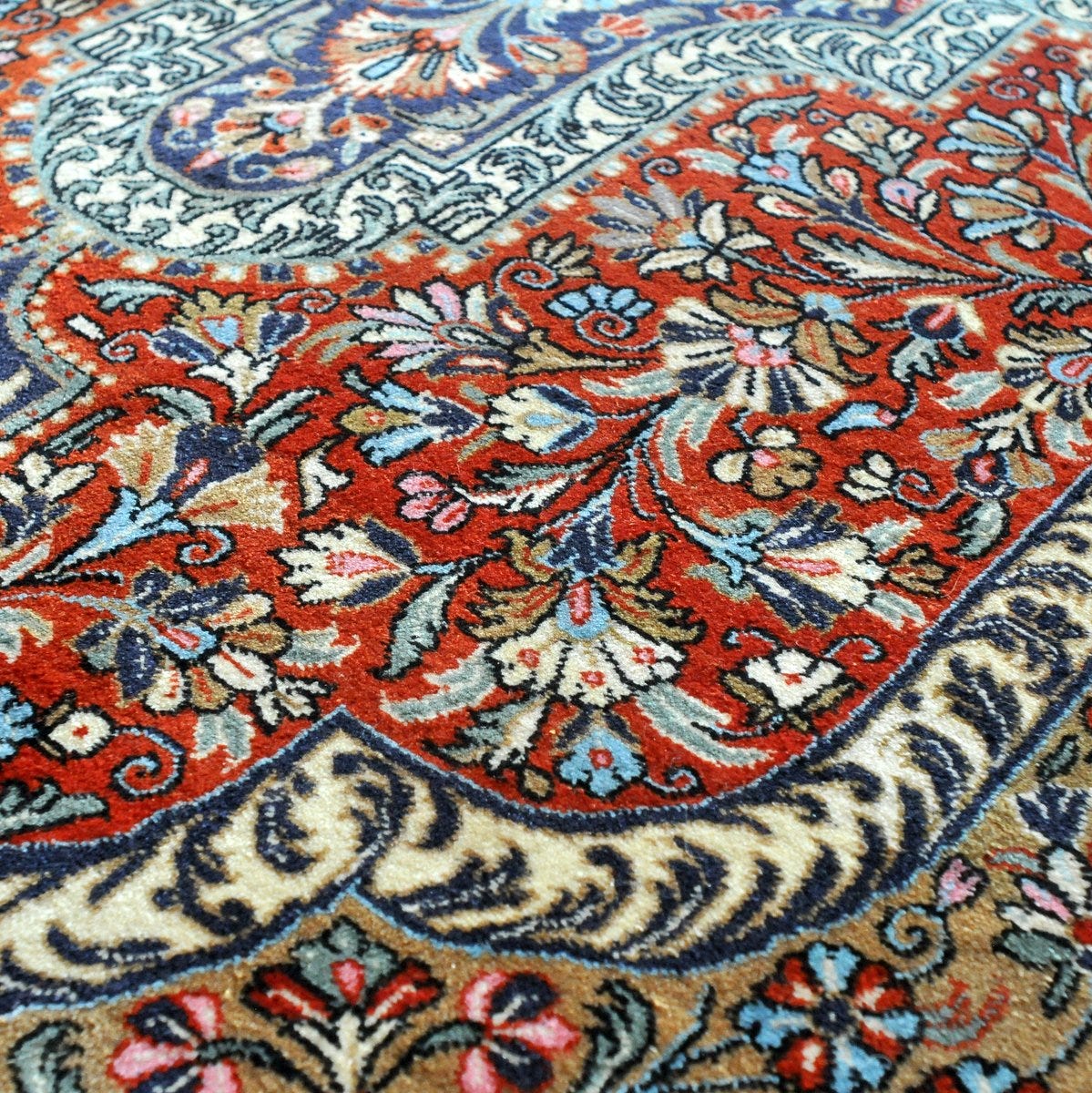 Käsinsolmittu villamatto 232 x 147 cm Qom Kork, Iran