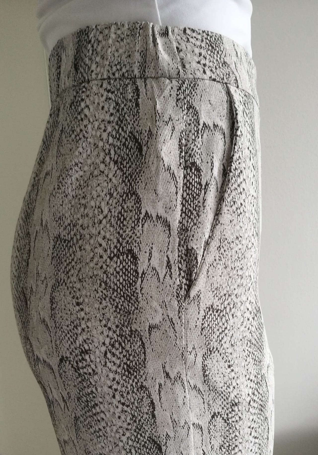 Mangon käärmekuosihousut, 36