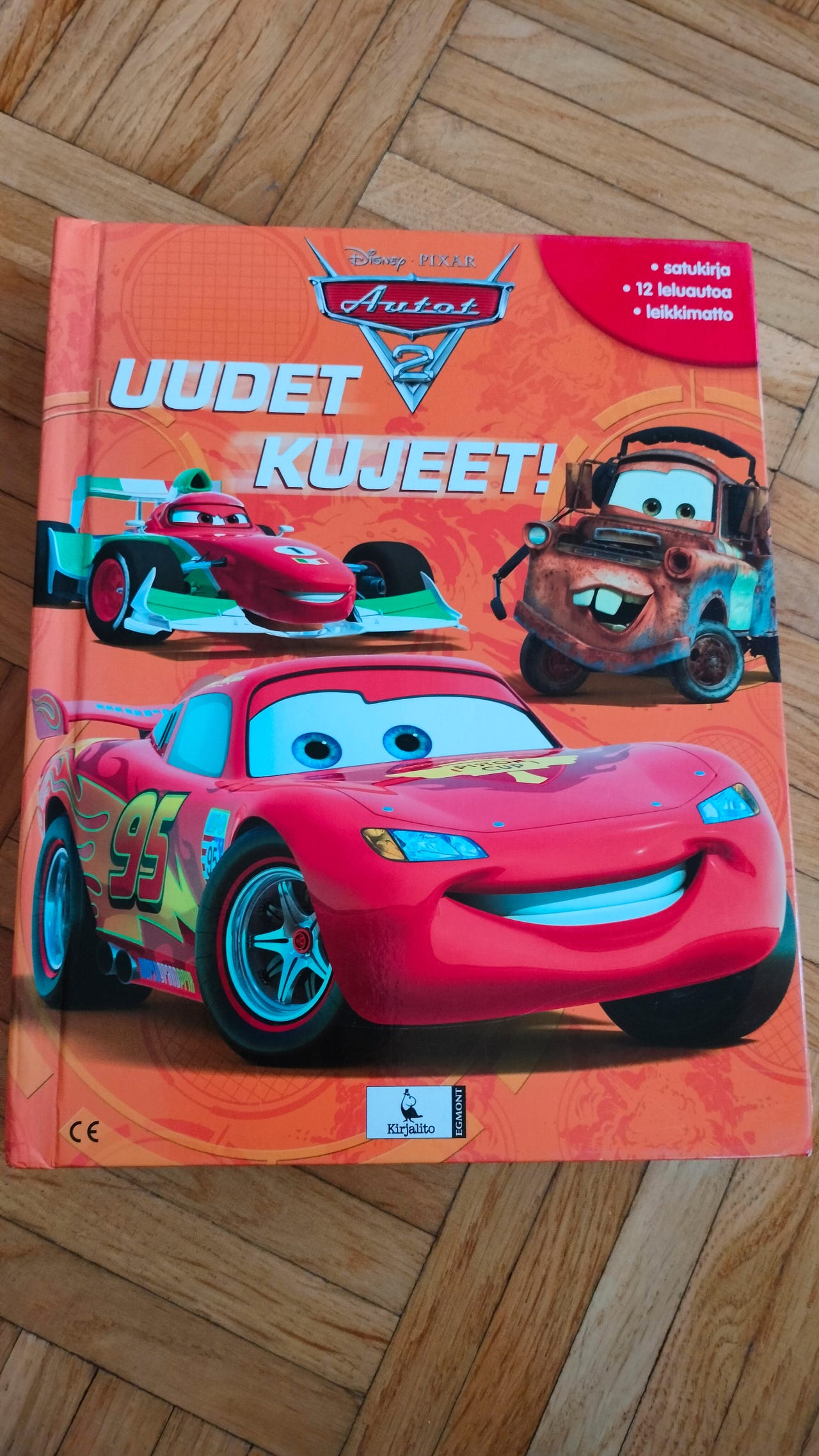 Autot kirja