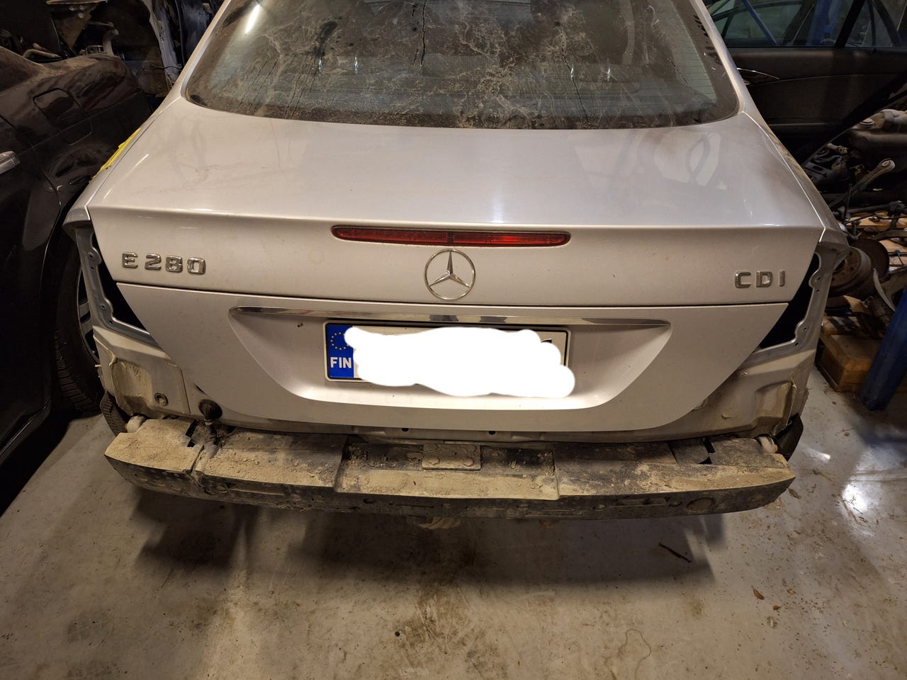 MB W211 takaluukku