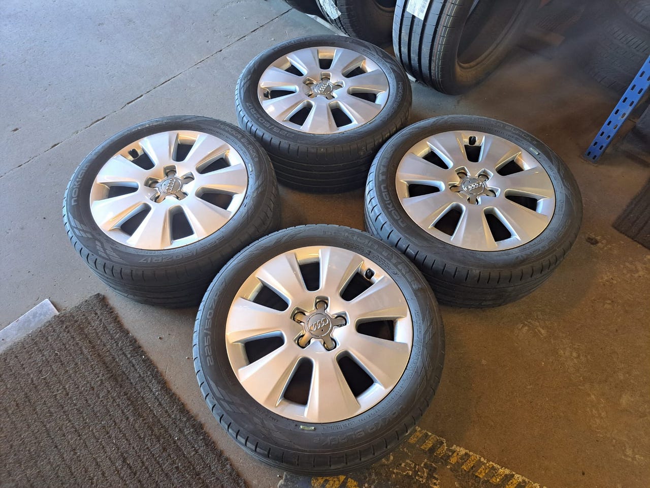 7,5x17 5x112 KR66,5 ET45 Audin vanteet ja Nokian kesärenkaat 4kpl
