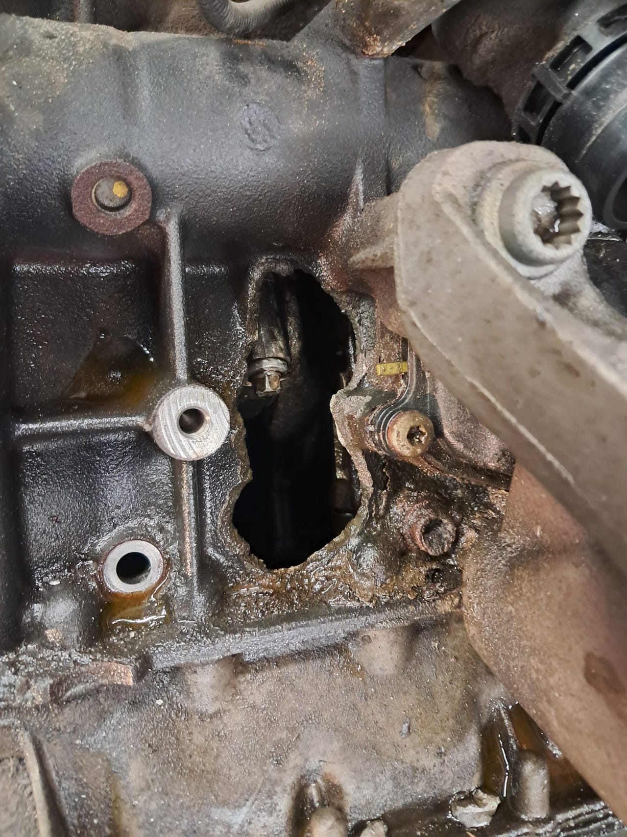 AUDI A5 (8F/8T) moottori varaosiksi , Moottorikoodi: CDNC