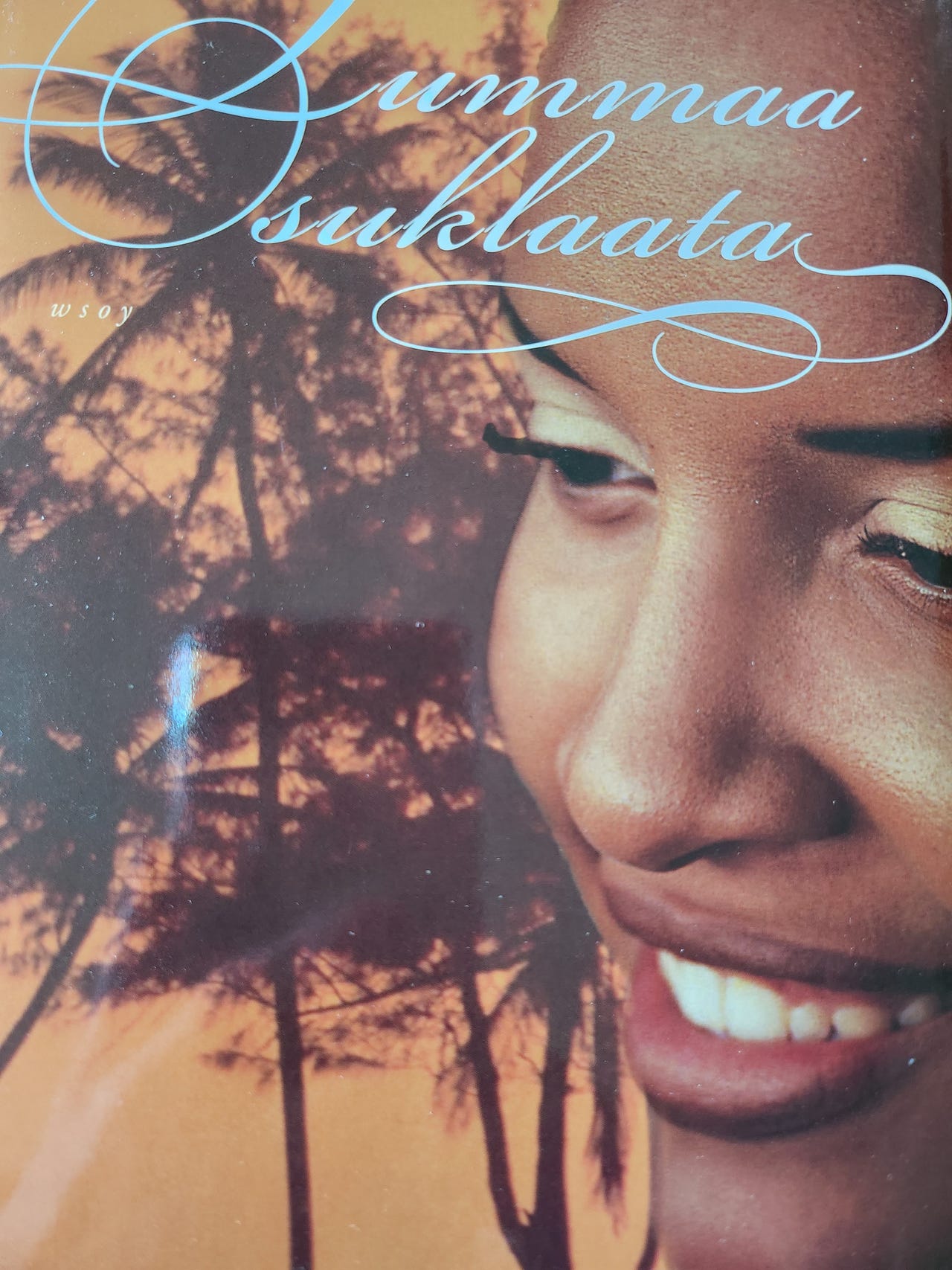 Tummaa suklaata. Lesley Lokko