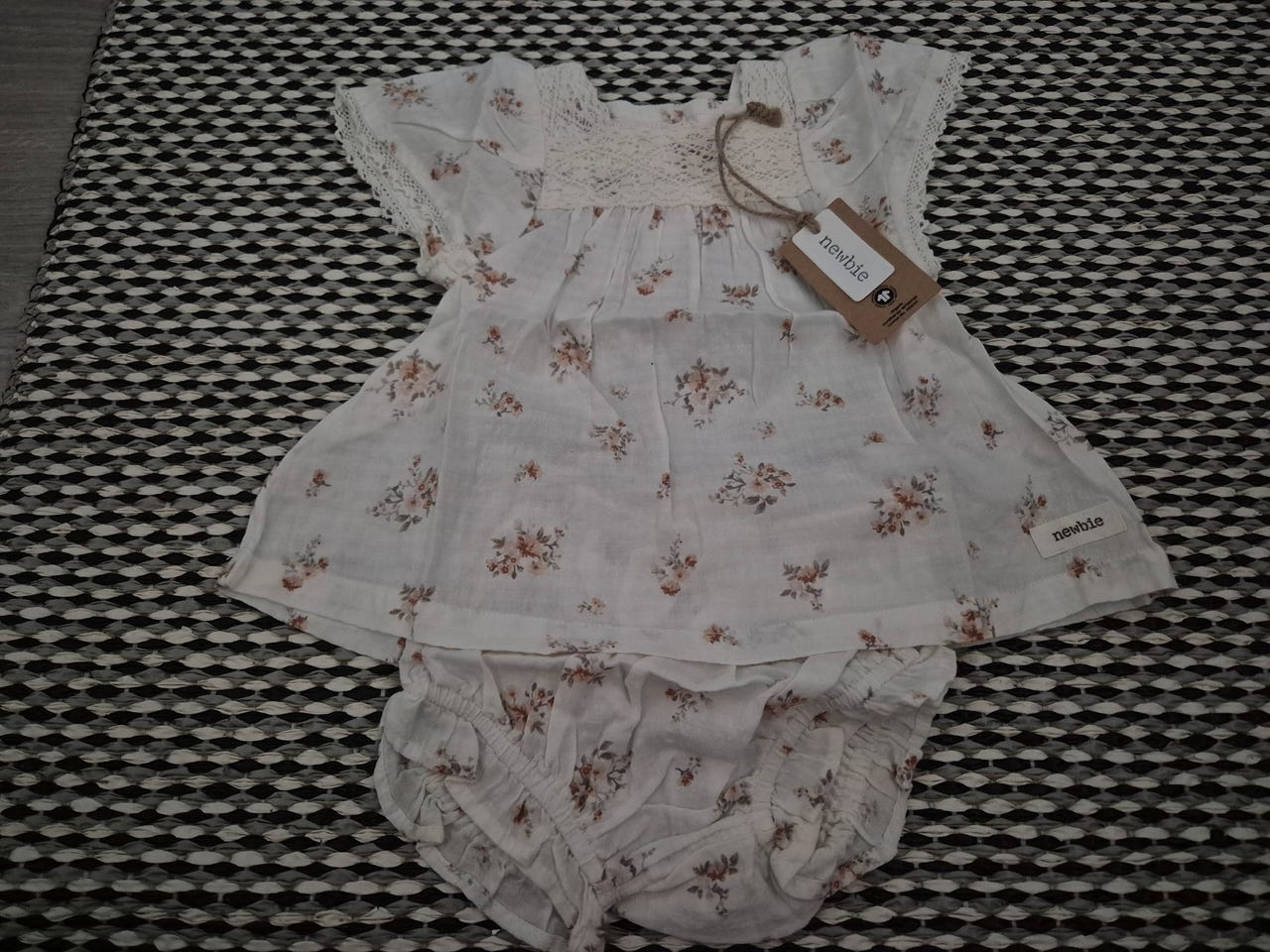 Uusi Newbie tunika ja shortsit koko 62