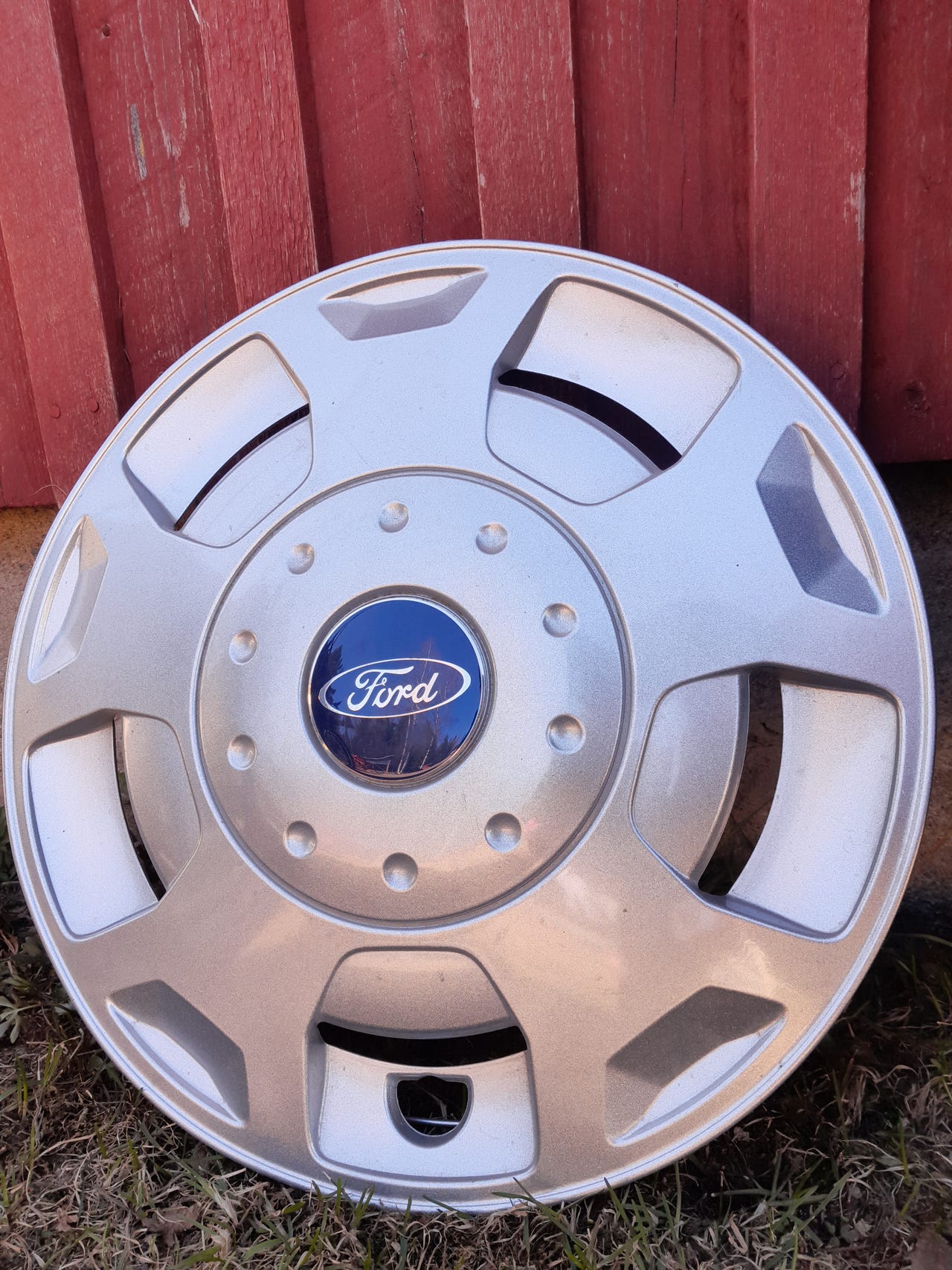 Uudet Ford Mondeon 15" pölykapselit