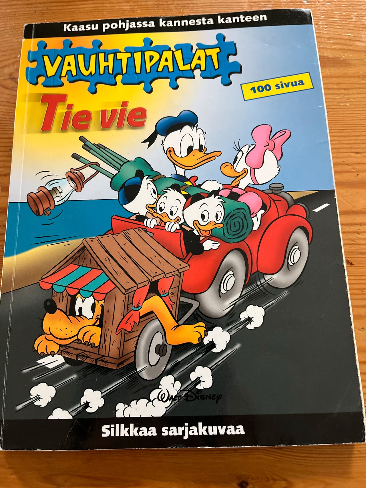 Aku Ankan kirja 100 sivua v. 2002