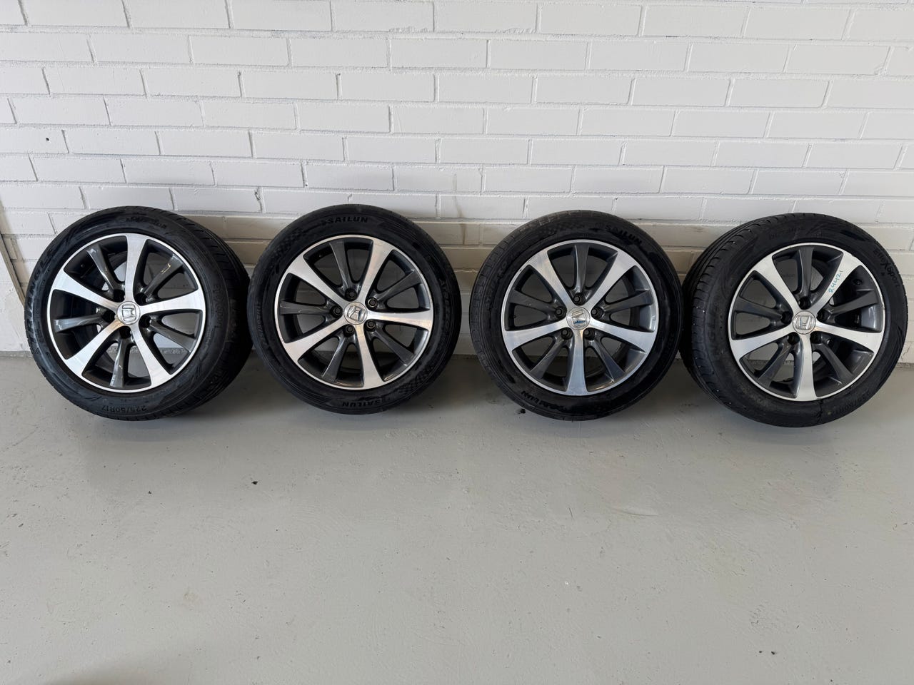 Honda 17 Alumiinivanteet + 225/50/17 Kesärenkaat (7)