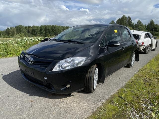 Toyota Auris 1.6VVT-i-11