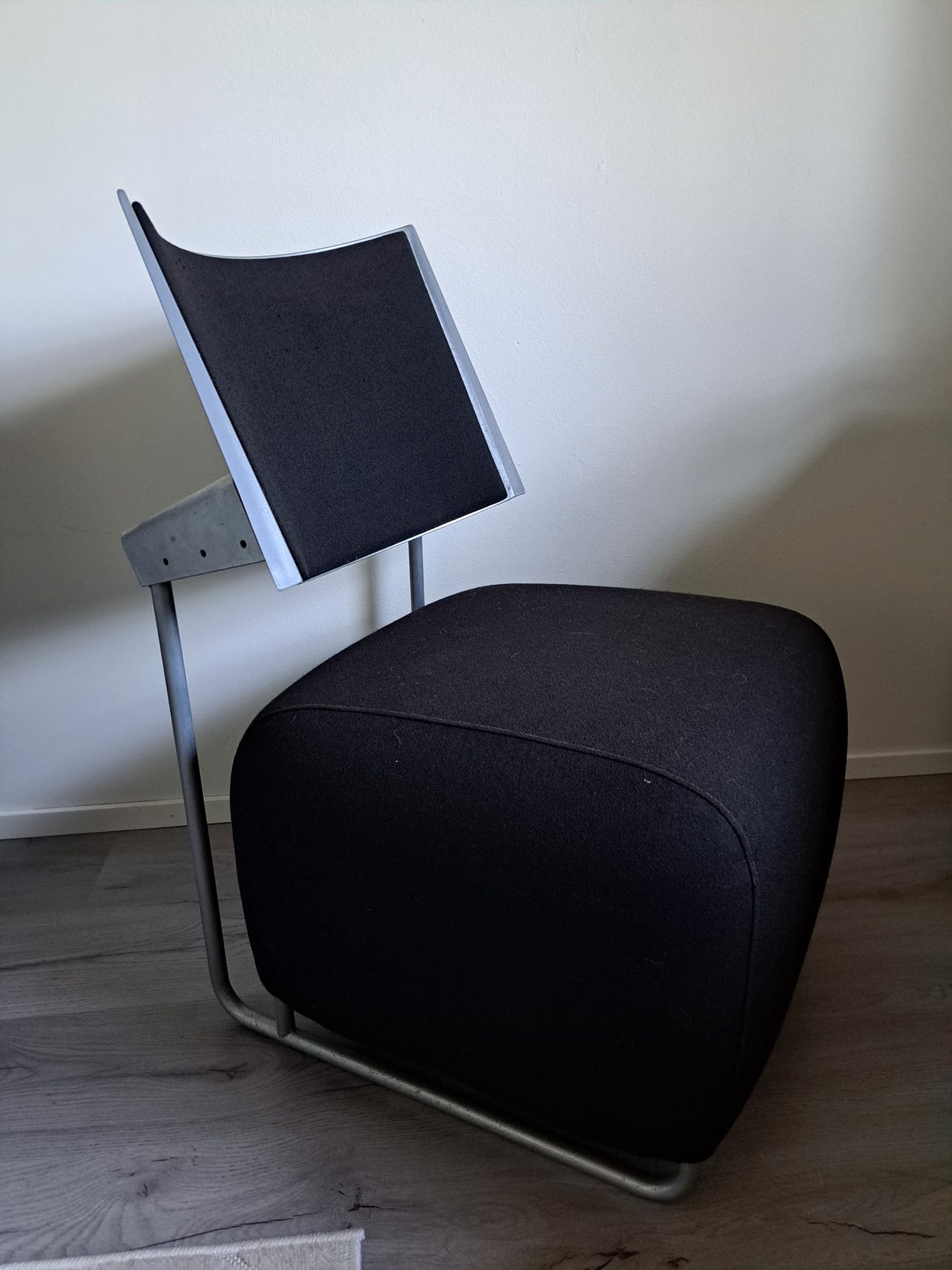 Inno Oscar-nojatuoli, design Harri Korhonen