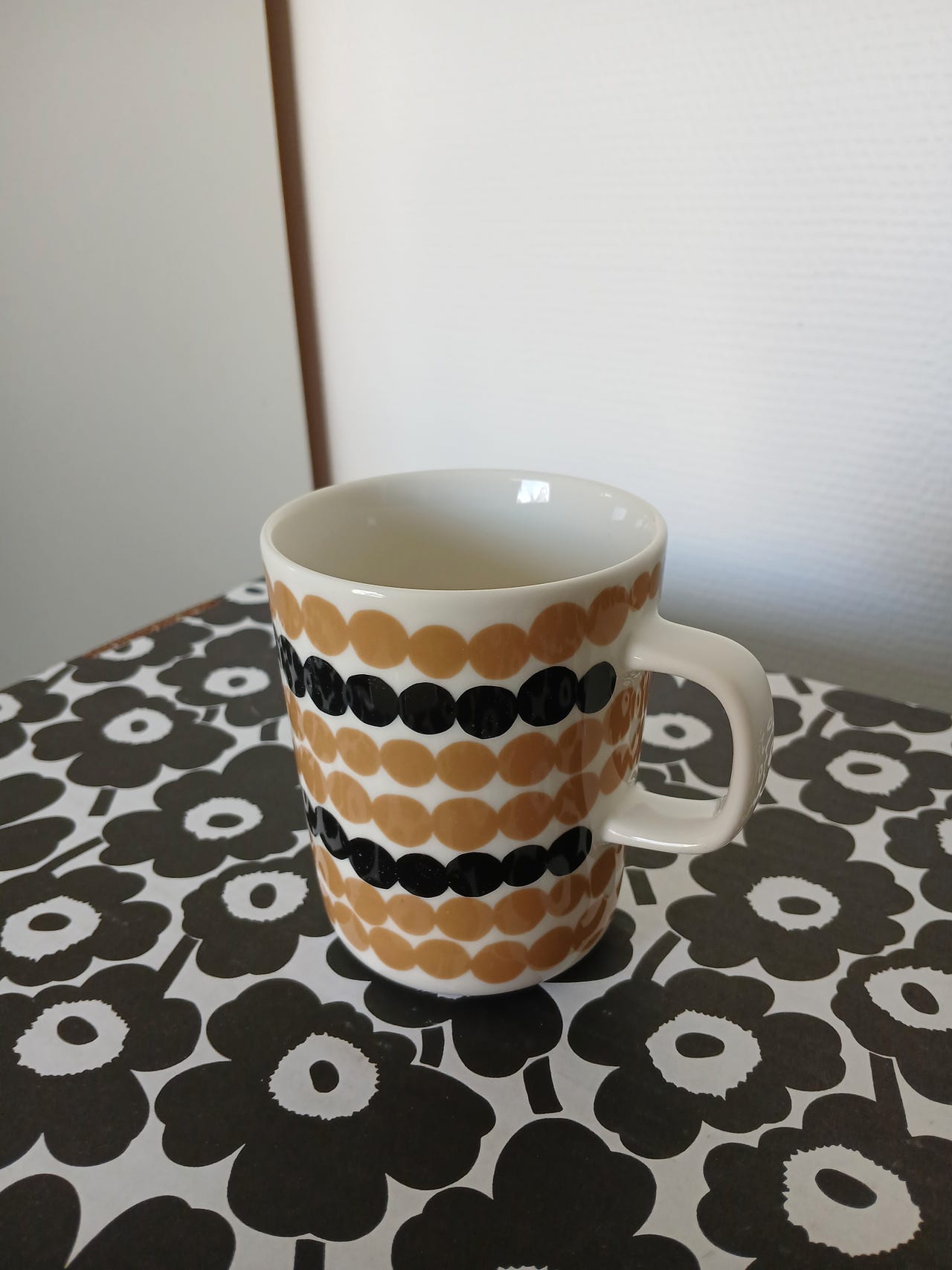 Marimekko 2,5dl siirtolapuutarha räsymatto ruskea musta muki