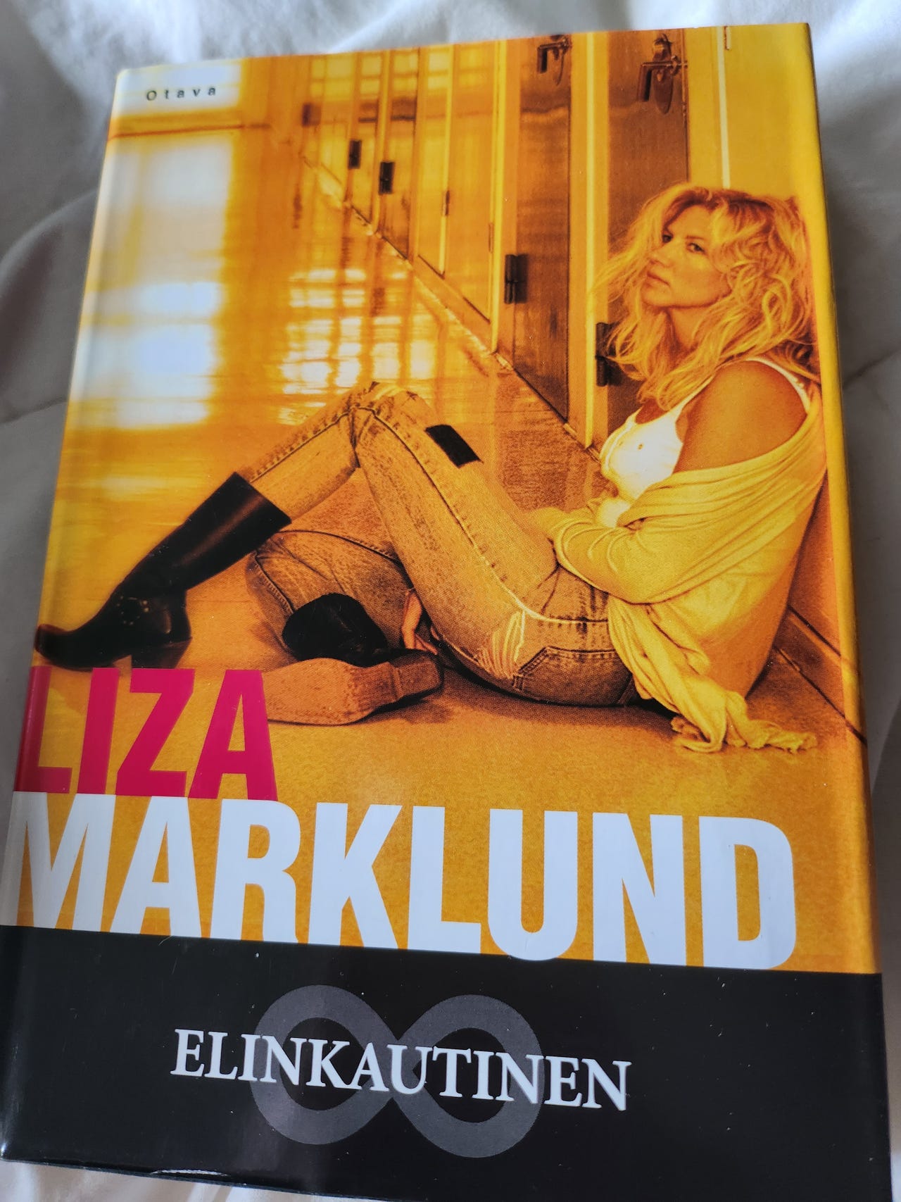 Liza Marklund Elinkautinen Kirja Kovakantinen
