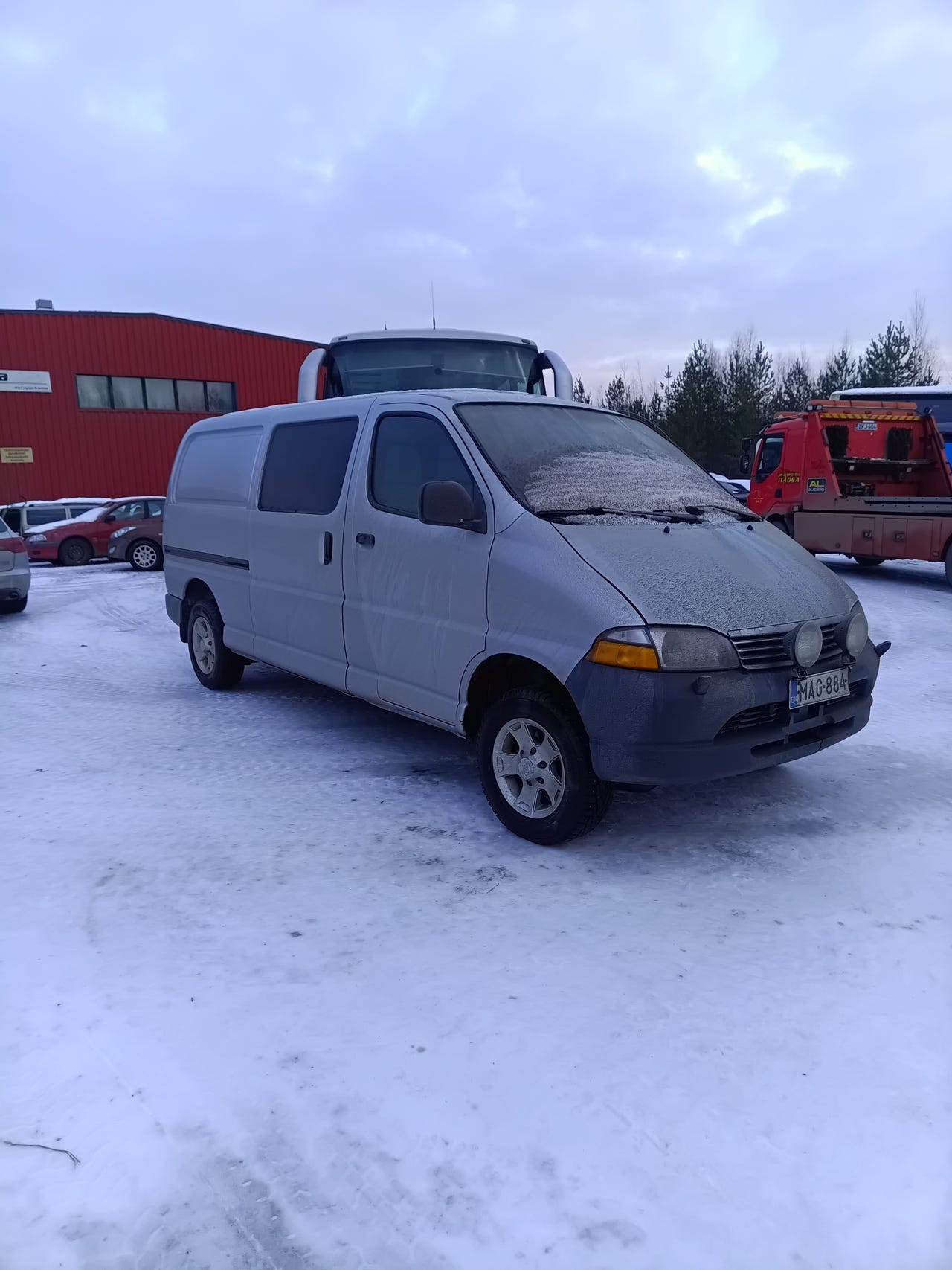 Toyota Hiace D4D 4x4 varaosina