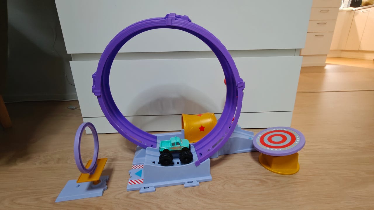 Disney Pixar Cars On the Road Showtime Loop Playset | Tori