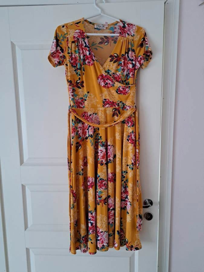 Vintage Chic pin up -tyylinen keltainen mekko S