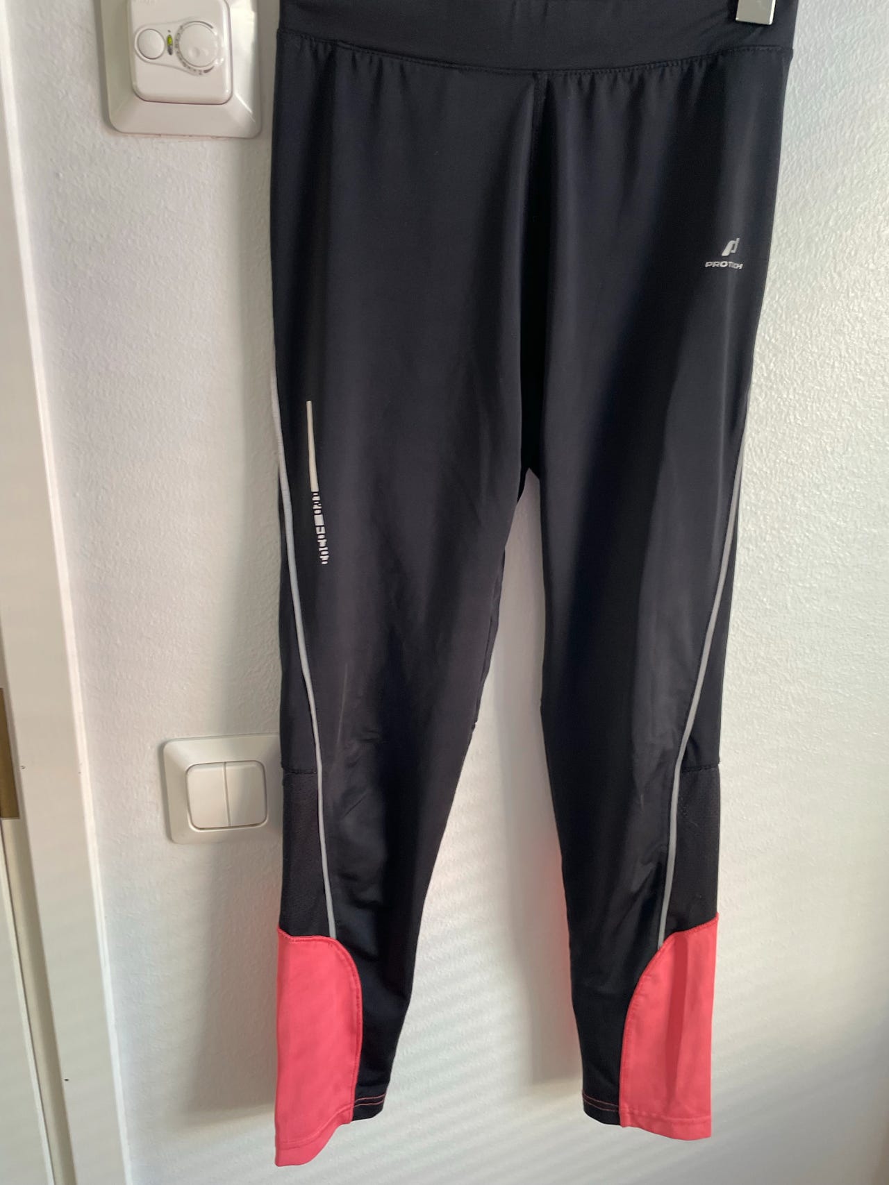 Lasten urheilutrikoot koko 152cm