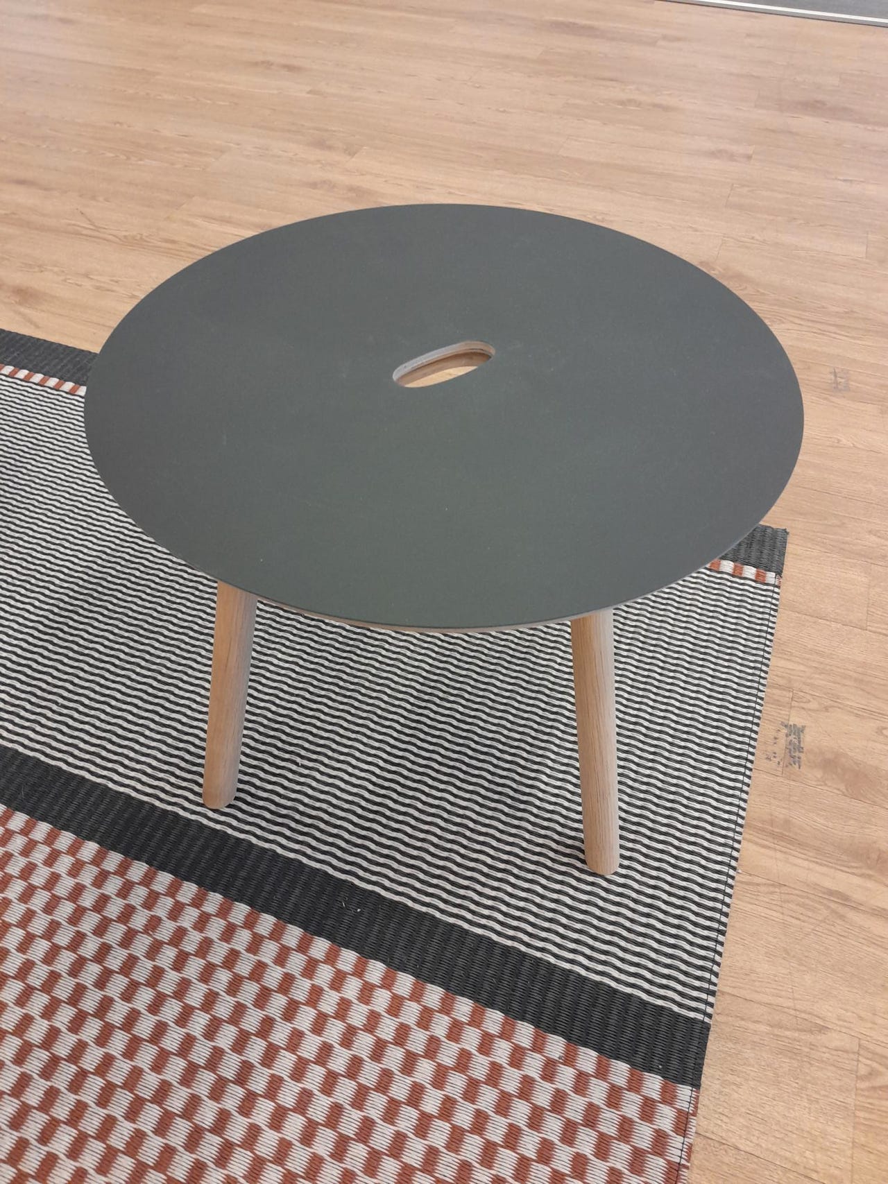 FDB Möbler Gesja sivupöytä ovh 429,-
