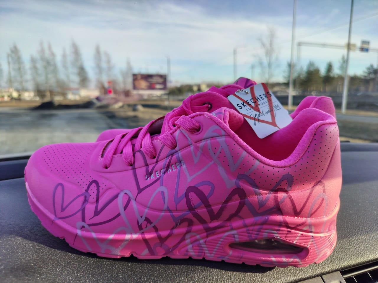 Skechers merkkiset ihanat pinkit sydänkengät