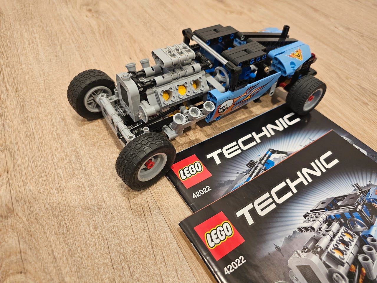 Lego 42022 Hot rod Tori
