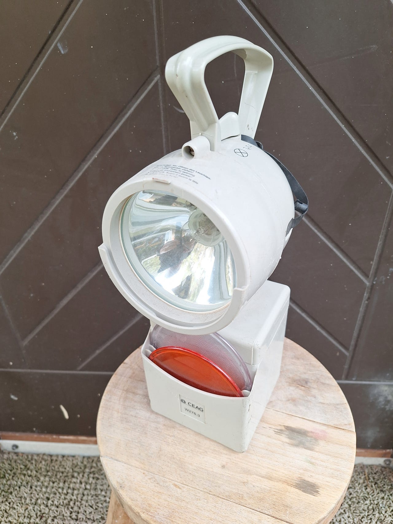 Vanha lamppu L63