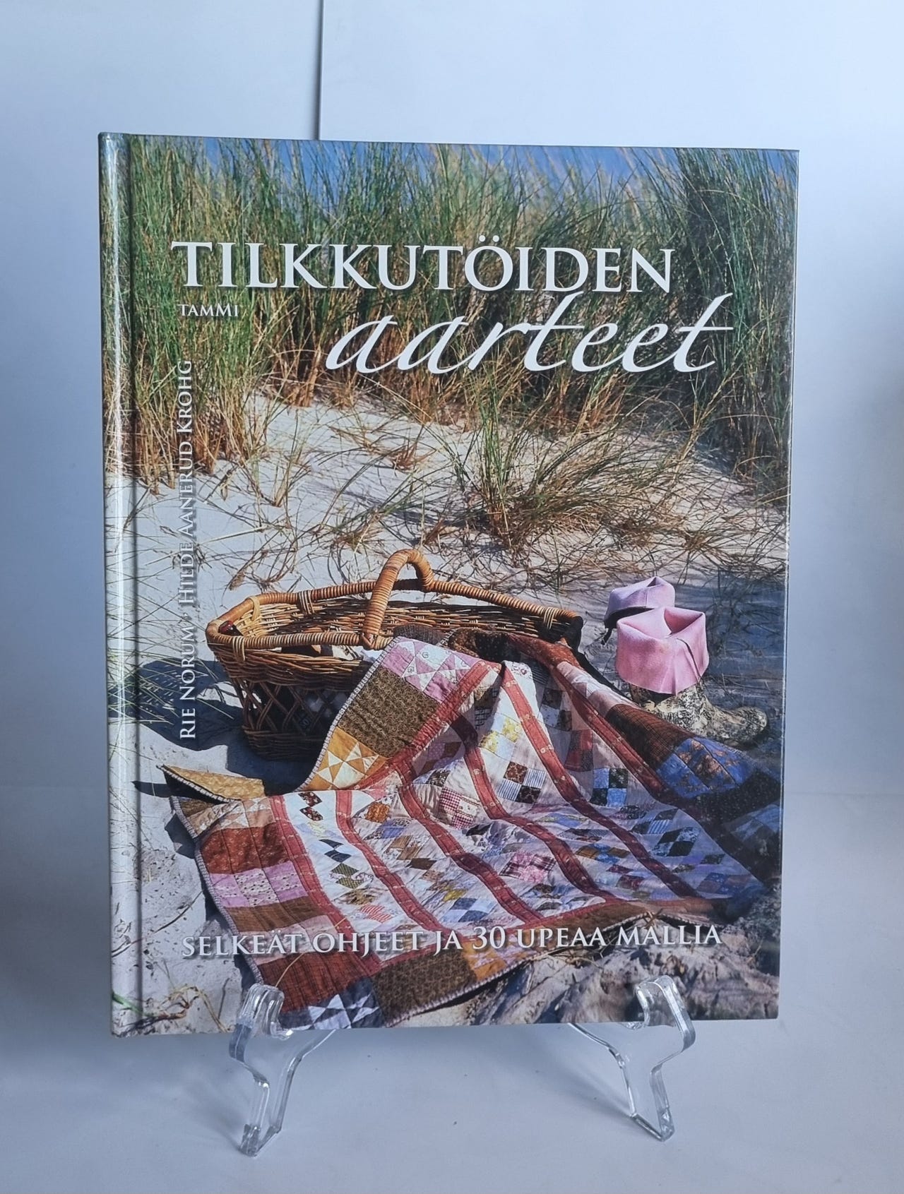 TILKKUTÖIDEN AARTEET Rie Norum & Hilde Aanerud Krohg