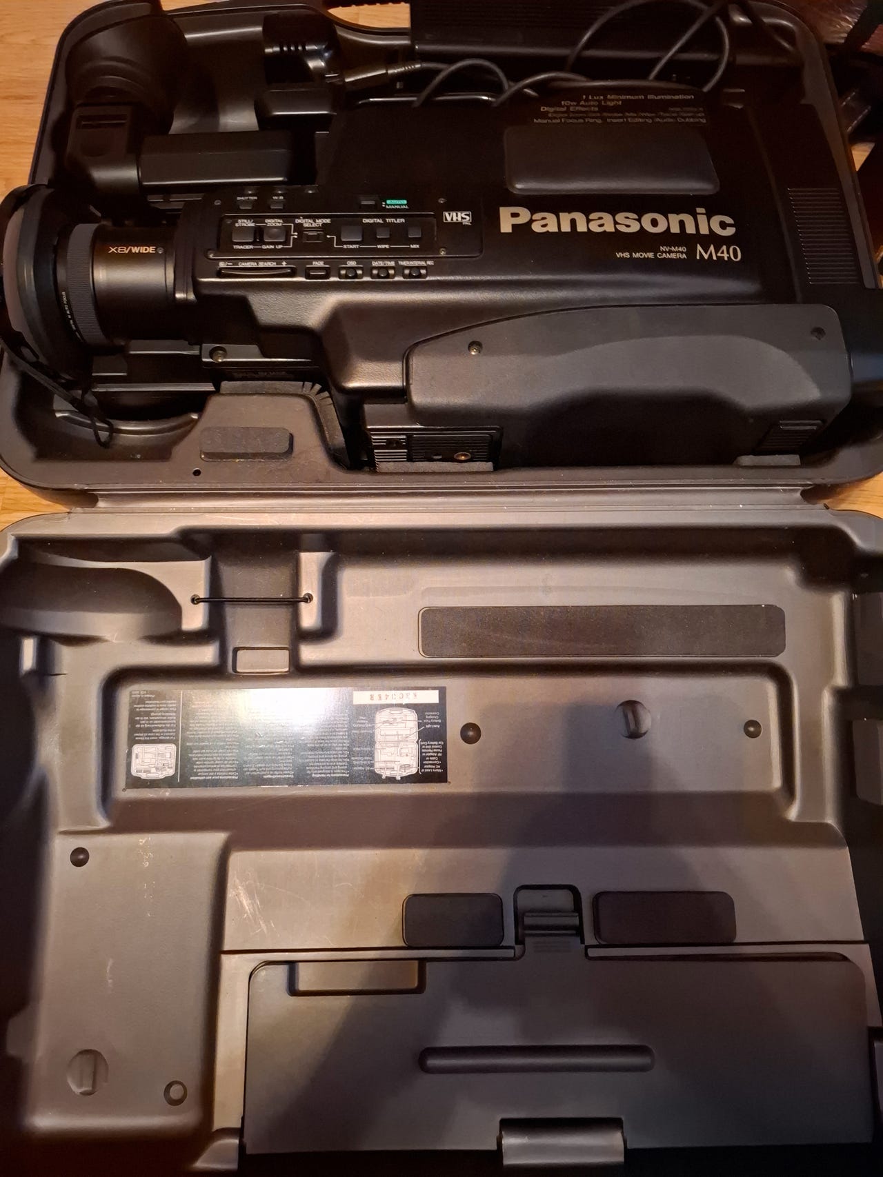 Panasonic M40 VHS MOVIE CAMERA Tori