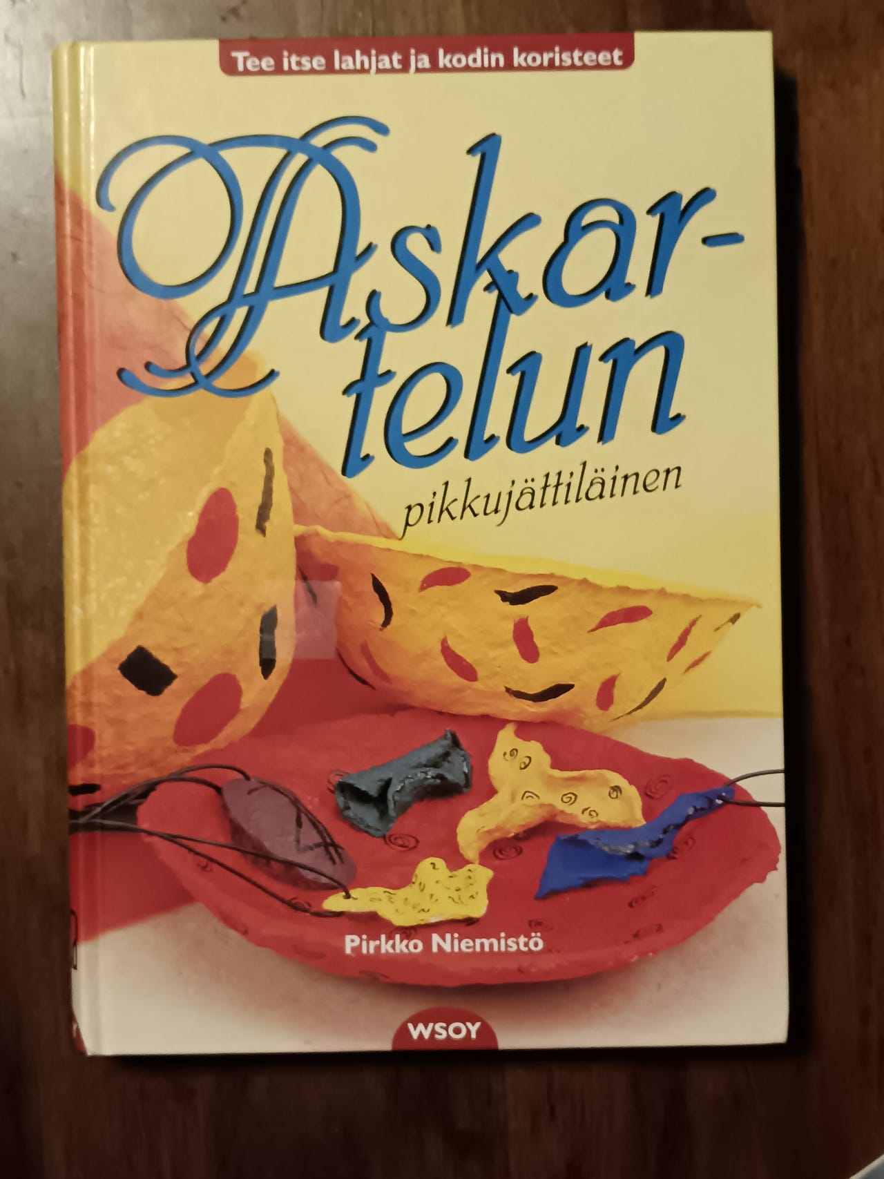 Askartelun pikkujättiläinen, WSOY 2012
