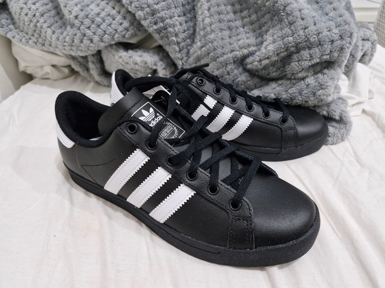 Adidas Coast Star J