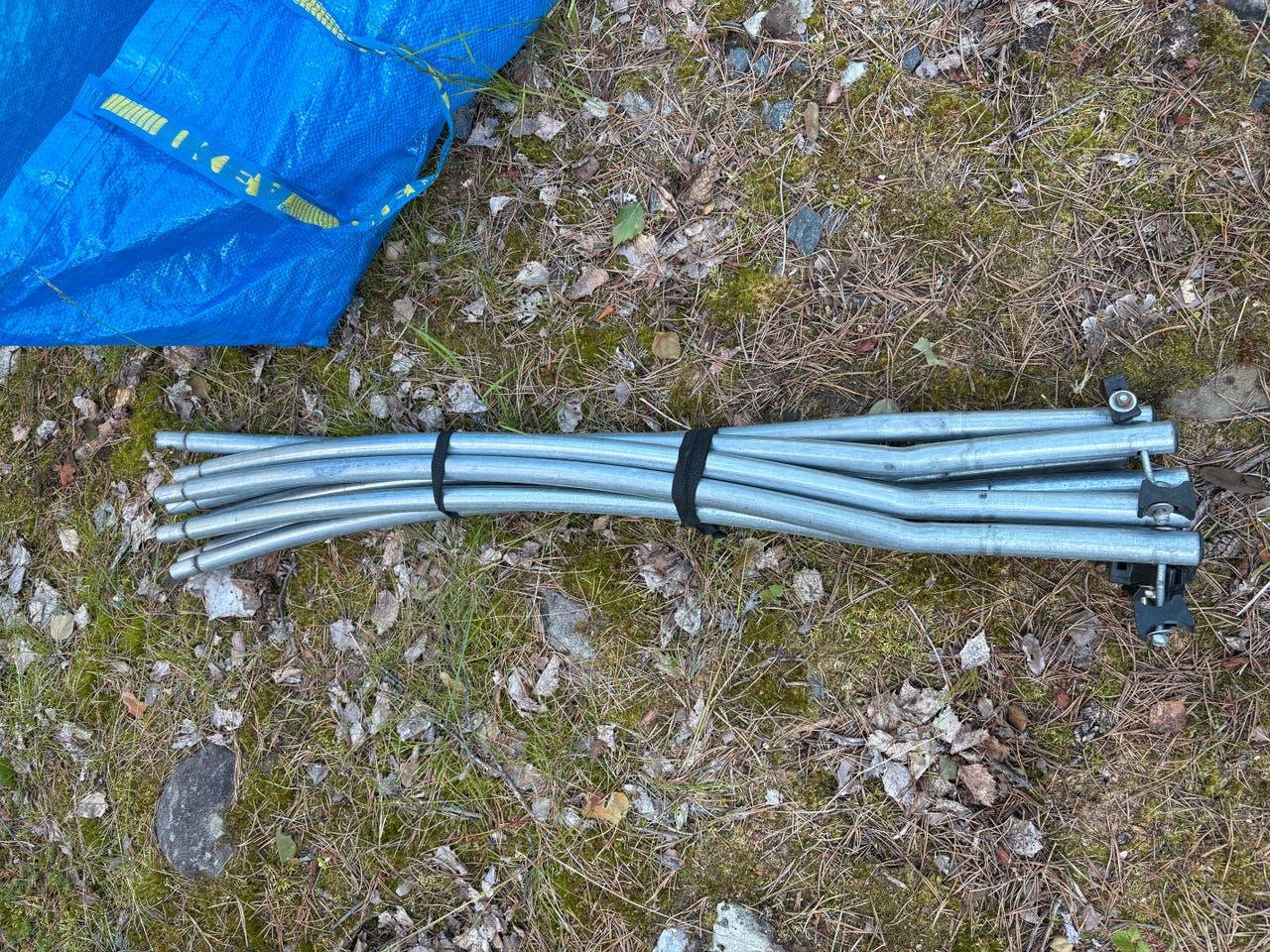 Trampoliinin 3,05m ja alaputket