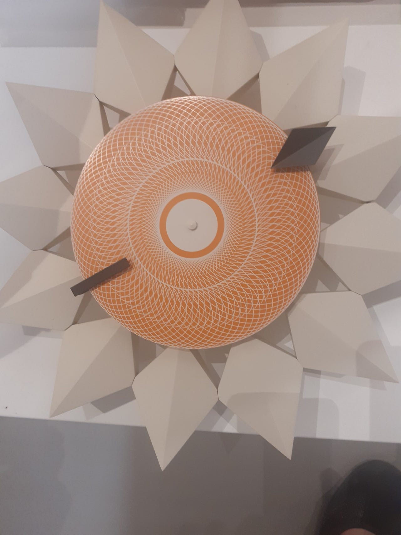 Vitra Diamond Markers -seinäkello (ovh 759€)