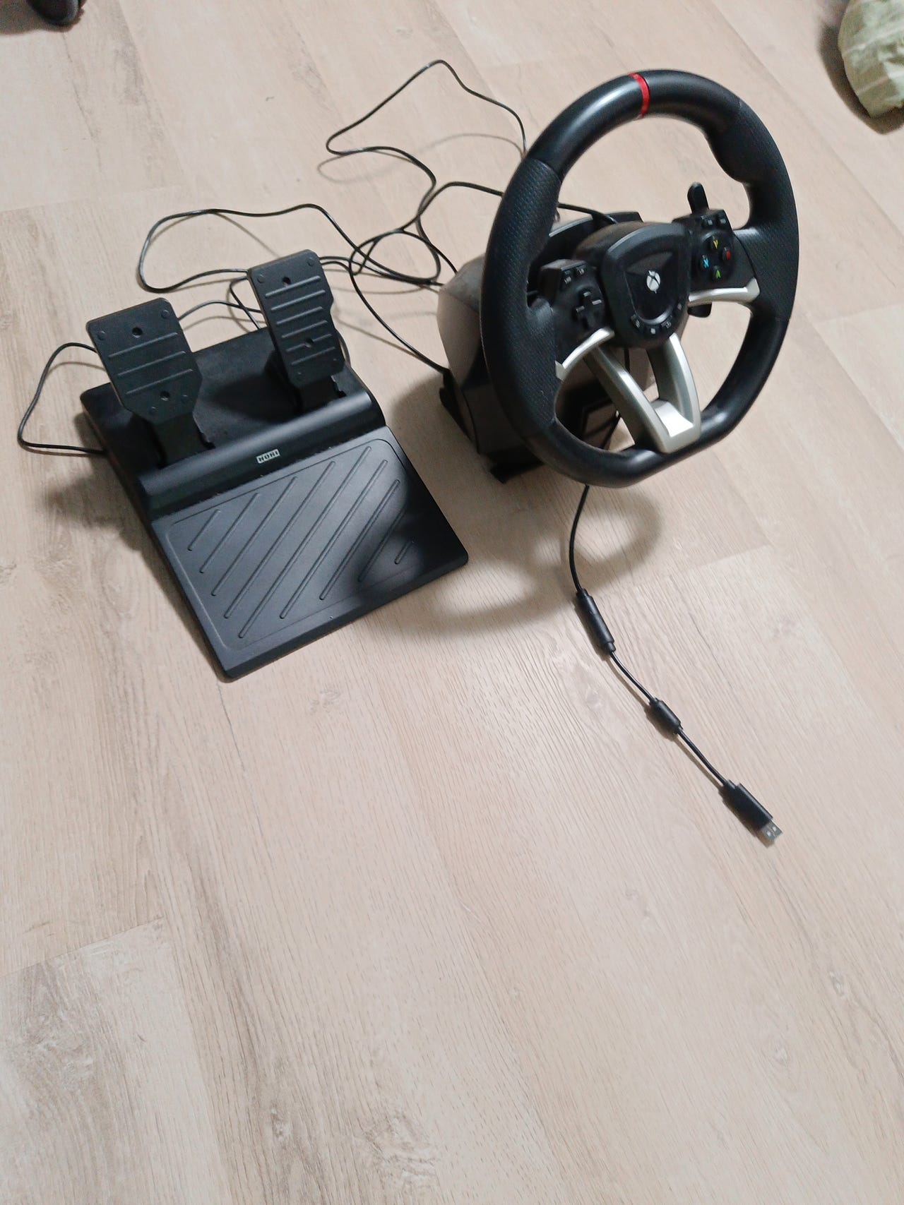 Hori Xbox ratti ja polkimet kuin uusi | Tori