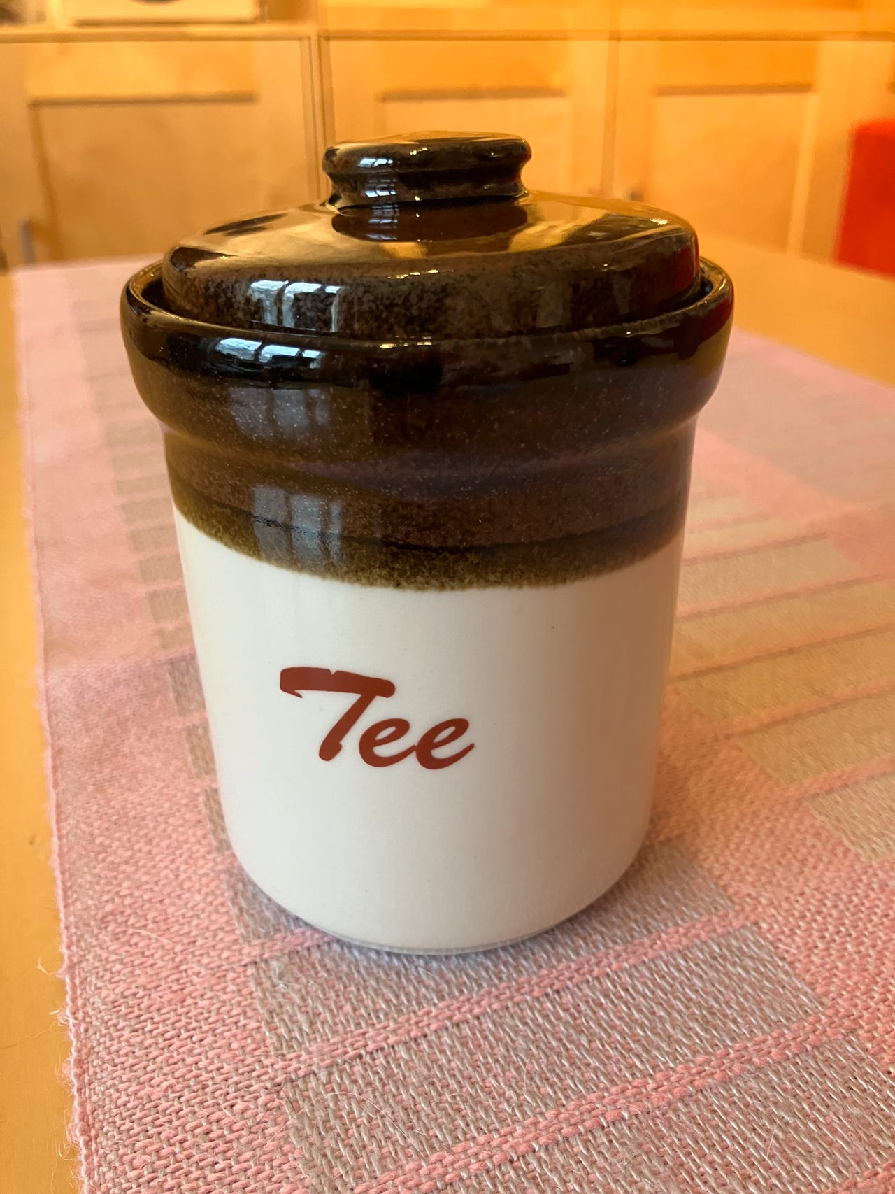 Tee-purkki Kerman savi