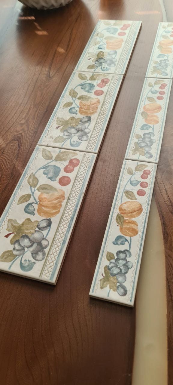 Ajattoman harvinaiset kauniit vintage-laatat – uudet. VAIN 1€/kpl