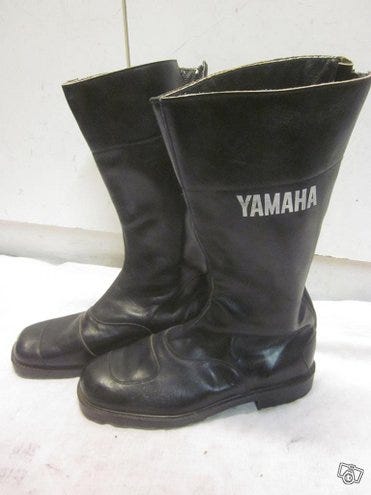 Yamaha nahkasaapaat koko 44 80-luku