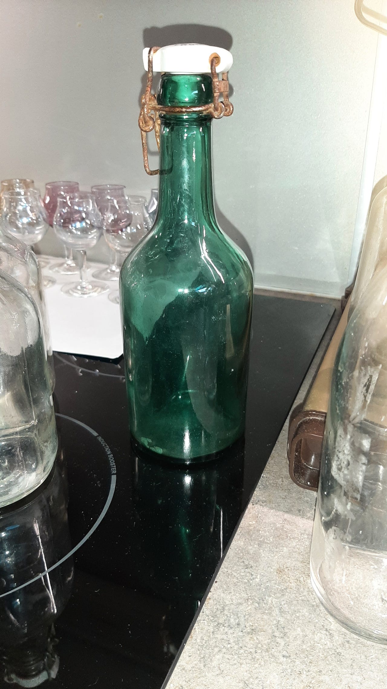 Vanhoja lasipulloja