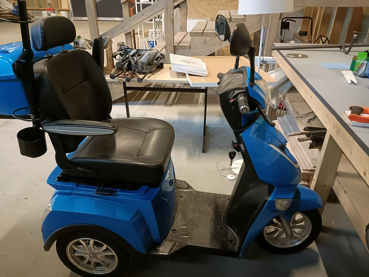 Leijona 1300
Senioriskootteri