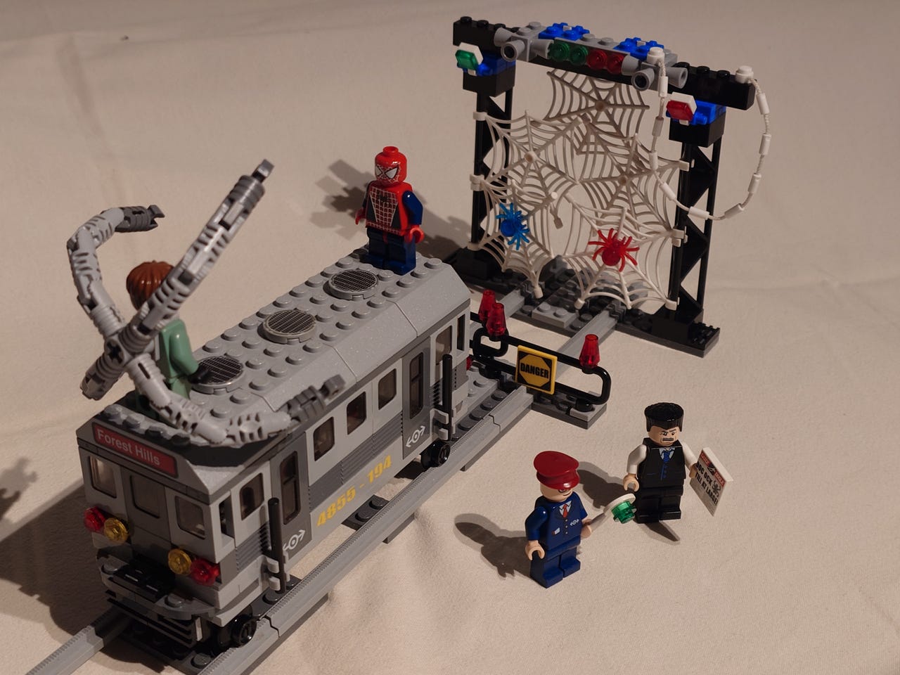 Rescue Lego Lego Spider Man 4855 LEGO Spider-Man: Spider-Man's