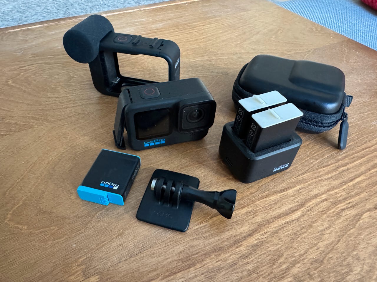 GoPro Hero 10 Black + Media Pod + Lisäakut 2kpl | Tori