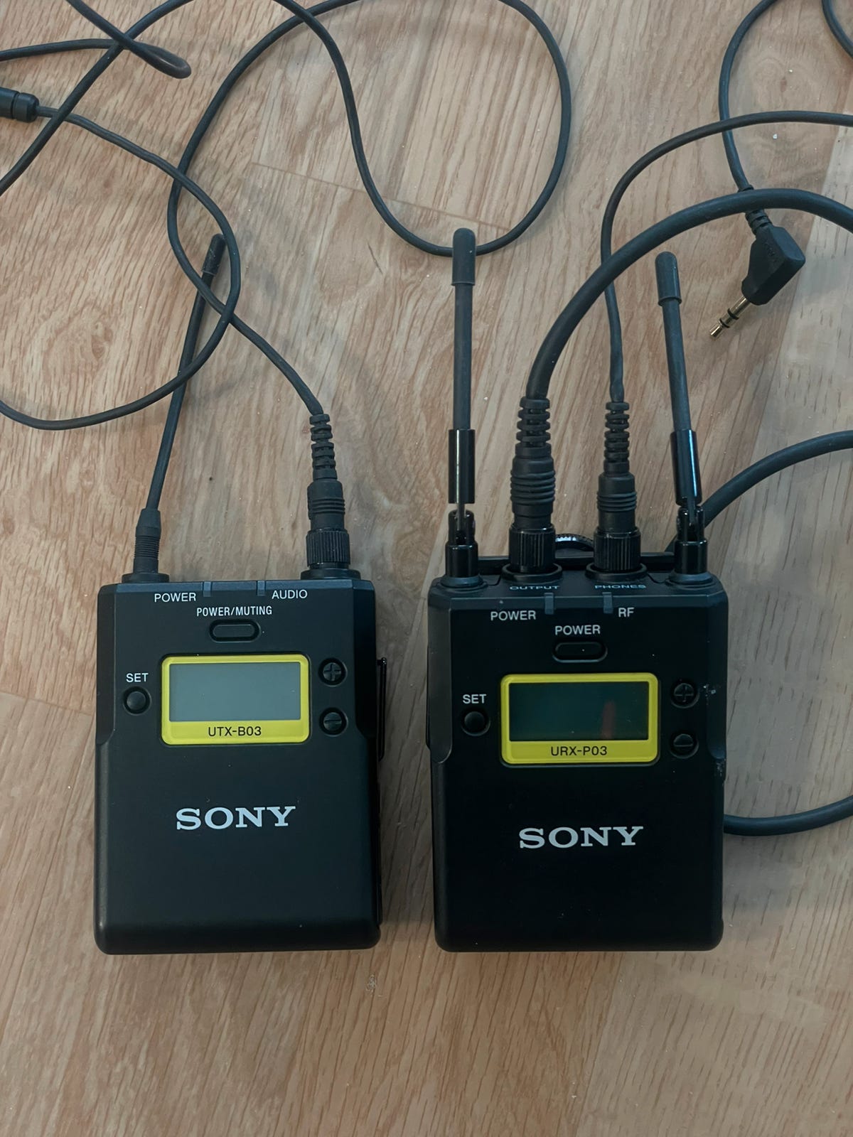 Sony Wireless Lavalier Microphpone System(URX-P03 and UTX-B03) | Tori
