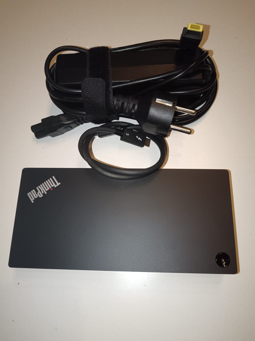 Lenovo ThinkPad Universal USB-C Dock (40AY) 90W