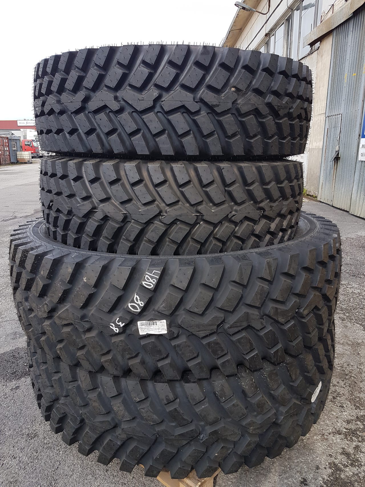 BKT renkaat 480/80R34 (18.4R34) BKT RIDEMAX IT 696 164A8