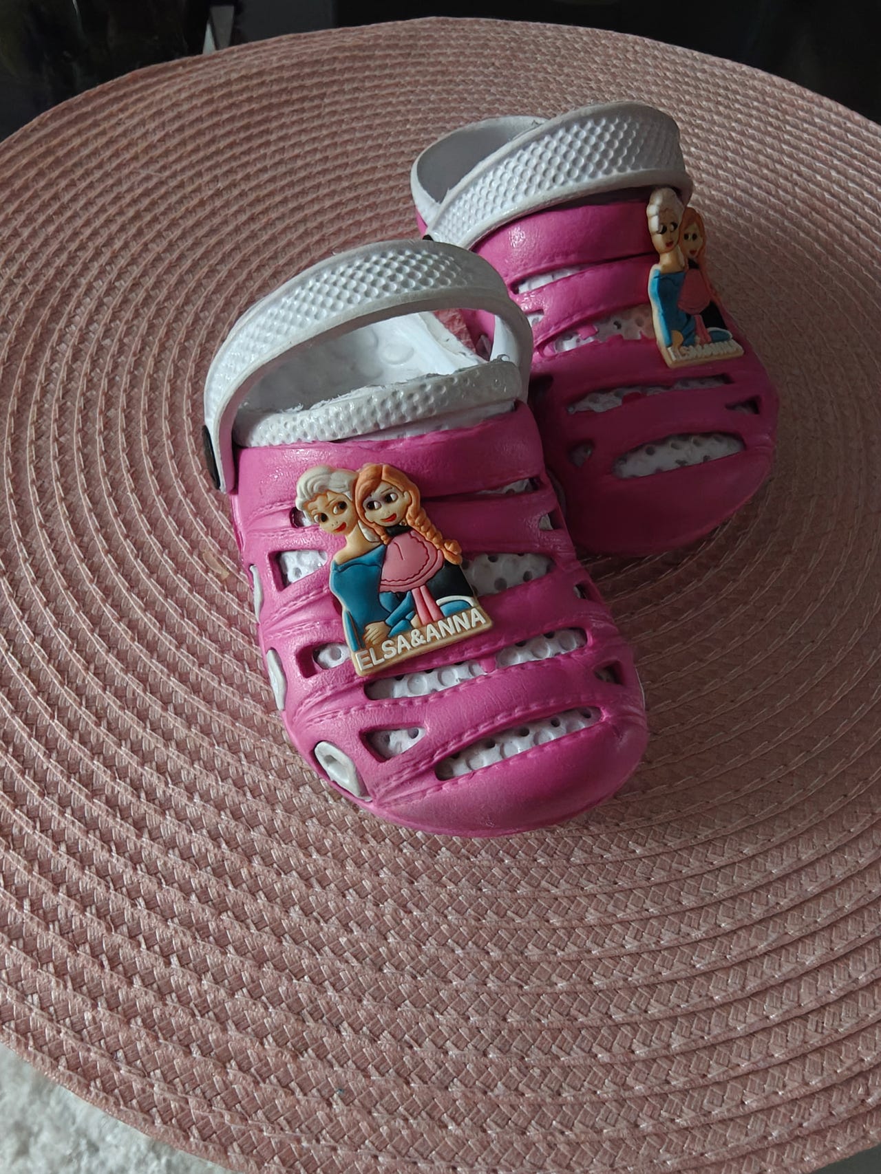 Crocs tyttärelle kesäaikoihin