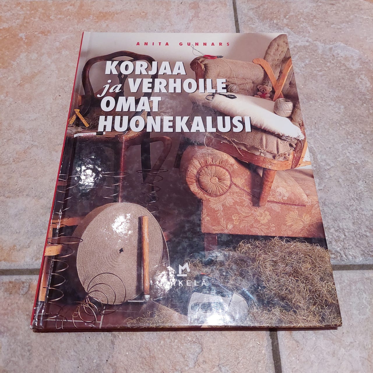 Korjaa ja Verhoile Omat Huonekalusi