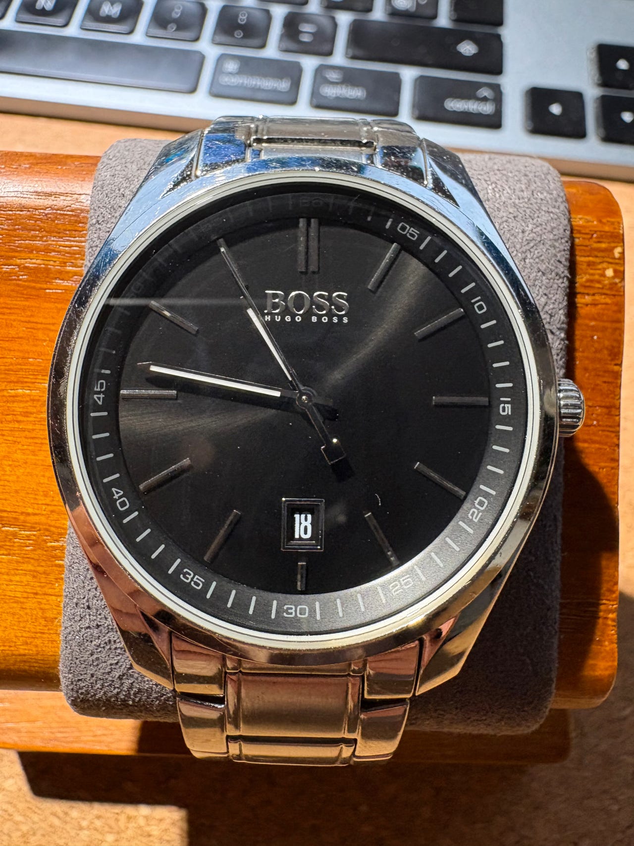 BOSS Circuit 1513730 miesten tyylikäs pukukello Tori